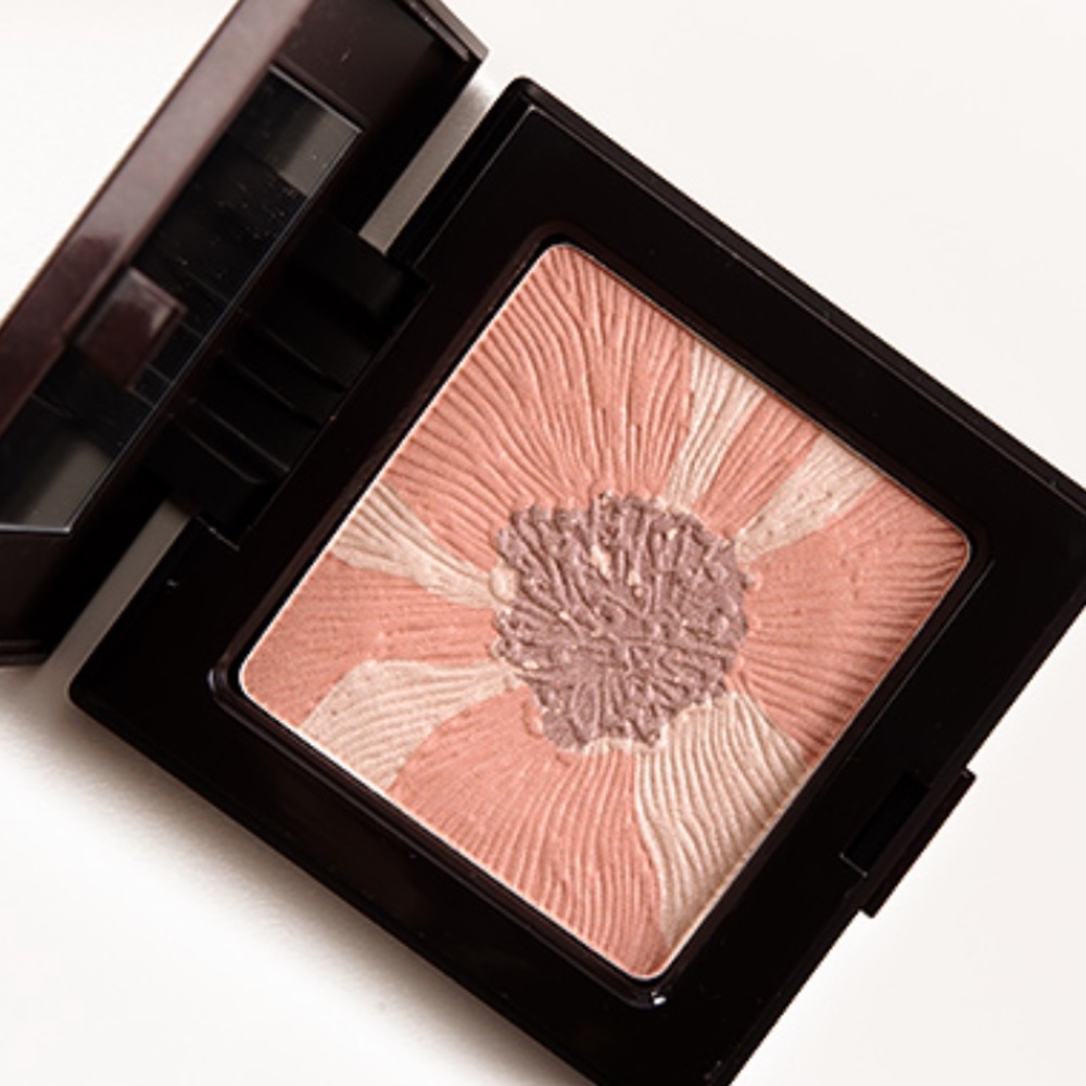 NWOT / NIB Laura Mercier, cheek, cheek melange, sensual reflections. In box.